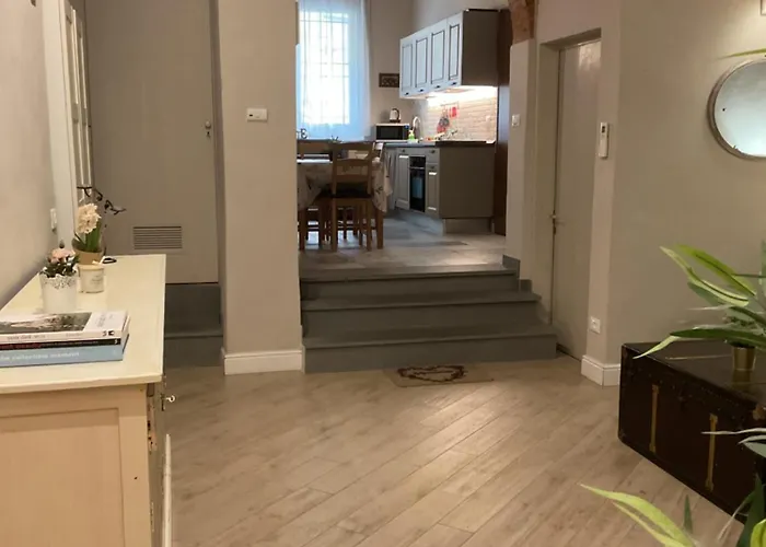Zero Coach Apartment